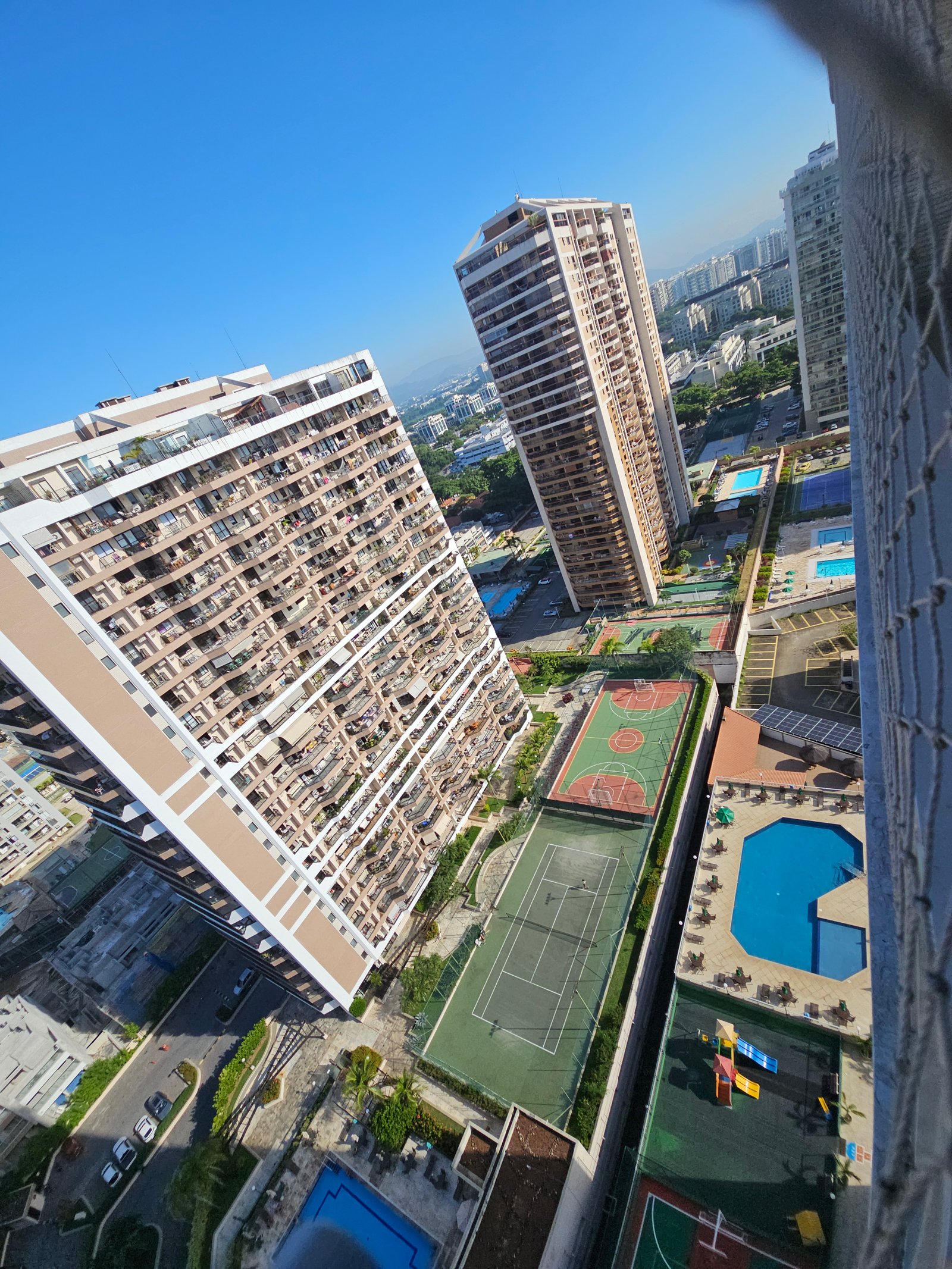 Quarto com varanda e vista privilegiada no 20º andar